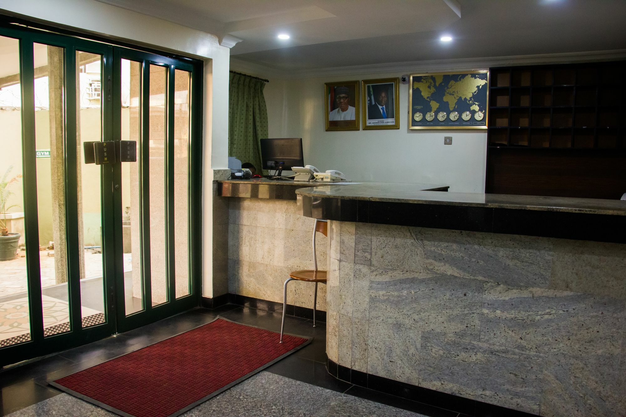 De Rembrandt Classic Hotel Икеджа Екстериор снимка